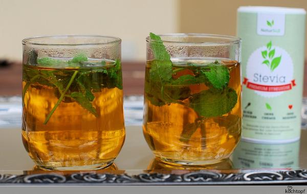 Brazil’s Indigenous peoples have sweetened teas with stevia since ancient times. (Flickr/kochtopf)