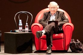Noam Chomsky speaking in Trieste, Italy. (Photo: SISSA/cc/flickr)