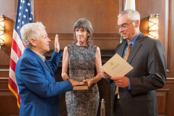 U.S. EPAGina McCarthy takes the oath of office, with Carol Browner and Bob Perciasepe.