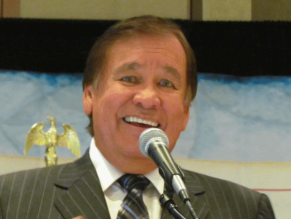 Olympic Gold Medalist Billy Mills at yesterday's NIHB Conference