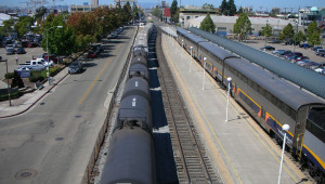 The Northwest would see more oil trains like these under proposed rail-to-ship terminals on Washington's Grays Harbor. That's the subject of public hearings Thursday and Tuesday. | credit: Flickr