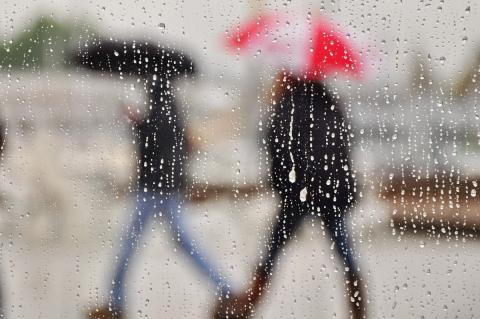 Raindrops on a cafe window. Photo: Jim Culp (CC BY-NC-ND 2.0)