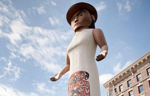 The 'Welcome Figure,' spuy'elepebS near Tollefson Plaza, Tacoma, Washington, created by Shaun Peterson.